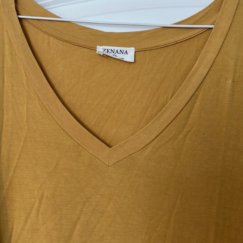 Top - Picture 2 of 2